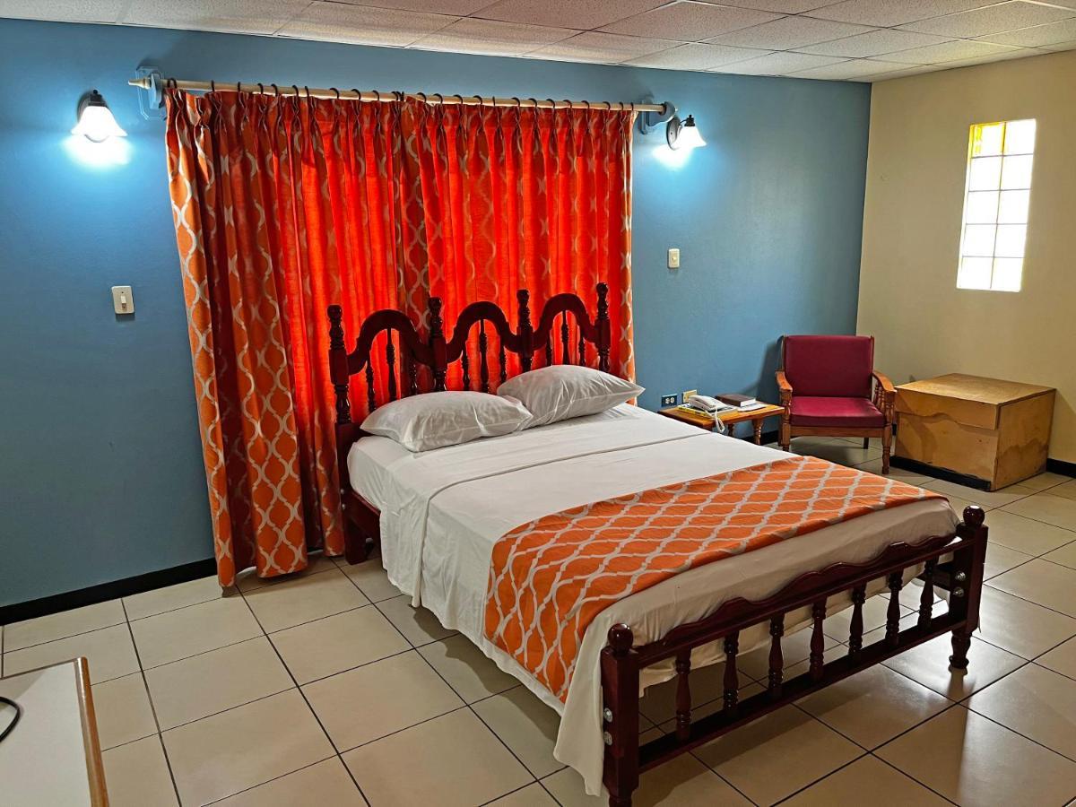 Sundeck Suites Boissiere Village Zewnętrze zdjęcie